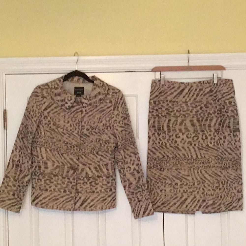 Doncaster Collection Vintage Leopard Print Suit